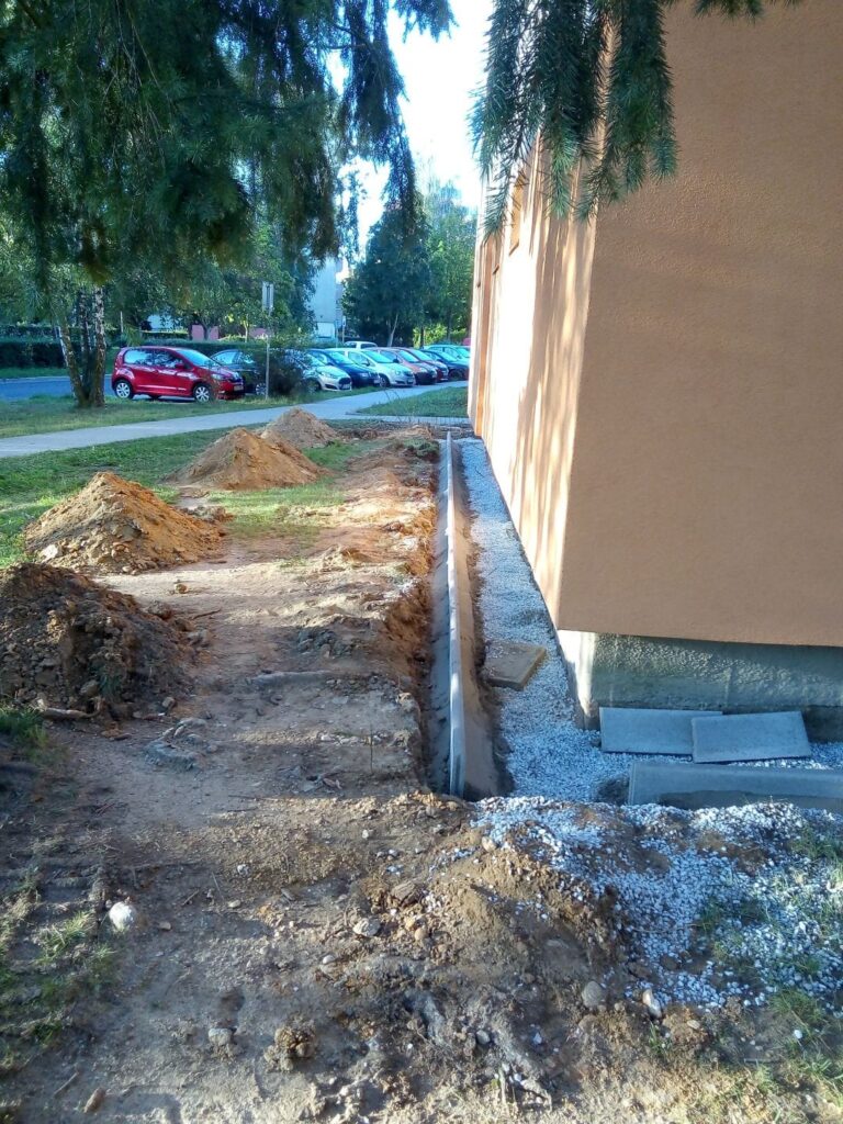 04 Okapovy Chodnik 01