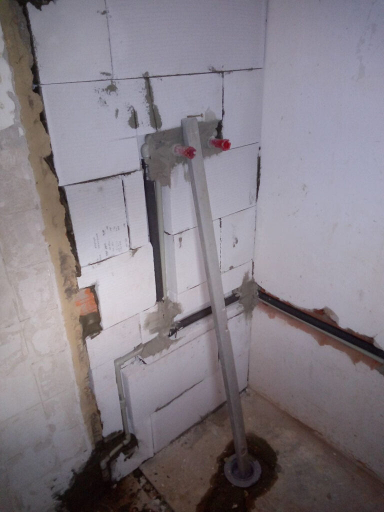 05 Rekonstrukce Koupelny A Tepla Voda 02